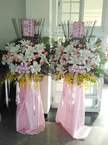 典雅!!台中花店送殯儀館追思花柱