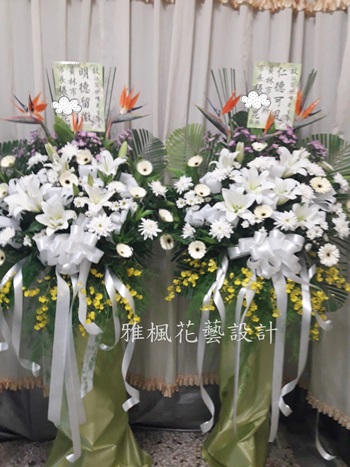 彰化敬輓弔唁羅馬花柱推薦雅楓花店0920768477送彰化市立殯儀館花柱