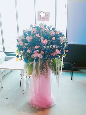 台灣A級藍色玫瑰花，台灣粉色玫瑰花(演奏會，發表會，重要表演場合，音樂會，開幕，結婚，喜慶，任何場合都適合喔!!)