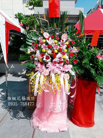 大方!!亮麗!!特大型鮮花羅馬花柱開幕誌慶新居落成彰化花店提供外送服務