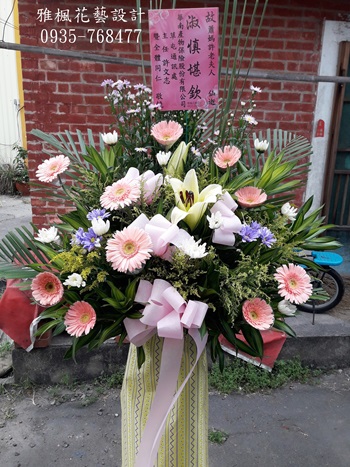 素雅高架花籃一對_社頭花店殯儀館喪事花籃代送服務
