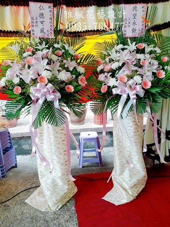 高質感!!高架花籃隨時恢復原價!!0935768477雅楓花藝
