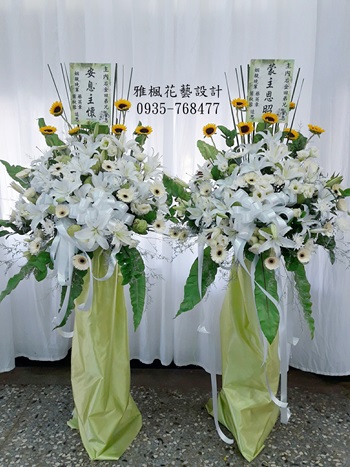 白色追思祝福大型藝術花籃_蒙主恩召基督教喪禮花籃_佛道教公祭花籃