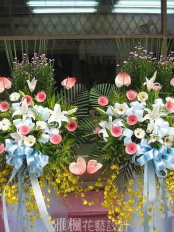 大型藝術花籃一對_追思弔慰花籃外送推薦0935768477雅楓花鄉花藝設計坊