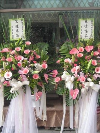 白事藝術花籃一對_追思敬輓告別式花籃外送服務0935768477南投花店雅楓花藝