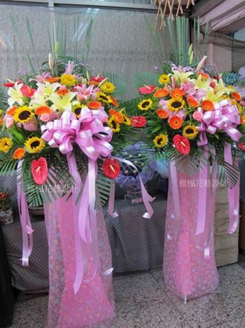 歡慶喜事藝術花籃一對(開幕，結婚，展覽表演，榮升，喜慶，會議，新居..任何場合都適合喔)