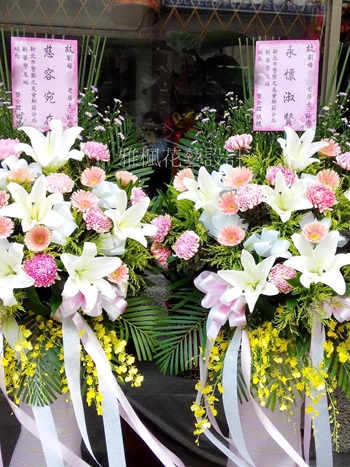 敬悼紀念哀悼の意_喪事花籃追思弔慰告別式彰化花店殯儀館花籃外送推薦0920768477雅楓花藝
