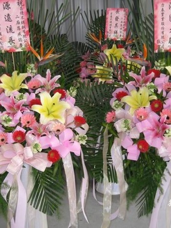 鴻圖大展羅馬花柱( 開幕_結婚_榮升_喜慶_會議_新居..任何場合都適合喔)彰化花店外送服務