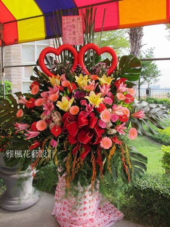 雙雙對對_大型羅馬花柱(結婚_訂婚_歸寧_新婚_文定喜慶都適合)0920768477彰化花店外送服務