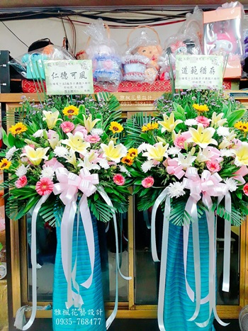 優雅美!!寧靜追思花籃彰化殯儀館外送服務附近花店0935768477雅楓花藝