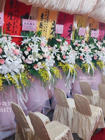 典雅白色追思花籃_彰化花店推薦雅楓花藝設計0935768477