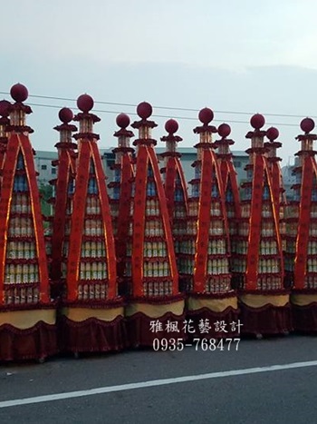 大型九層罐頭山飲料系列台糖.紅牌.道地...等飲料15500元起_雲林花店_埔里花店送罐頭山到殯儀館服務