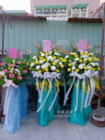 長官家屬過世送花籃花柱台中花店雅楓花藝