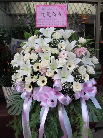 大甲殯儀館新館送蘭花_台中大甲殯儀館舊館送花籃告別式花柱